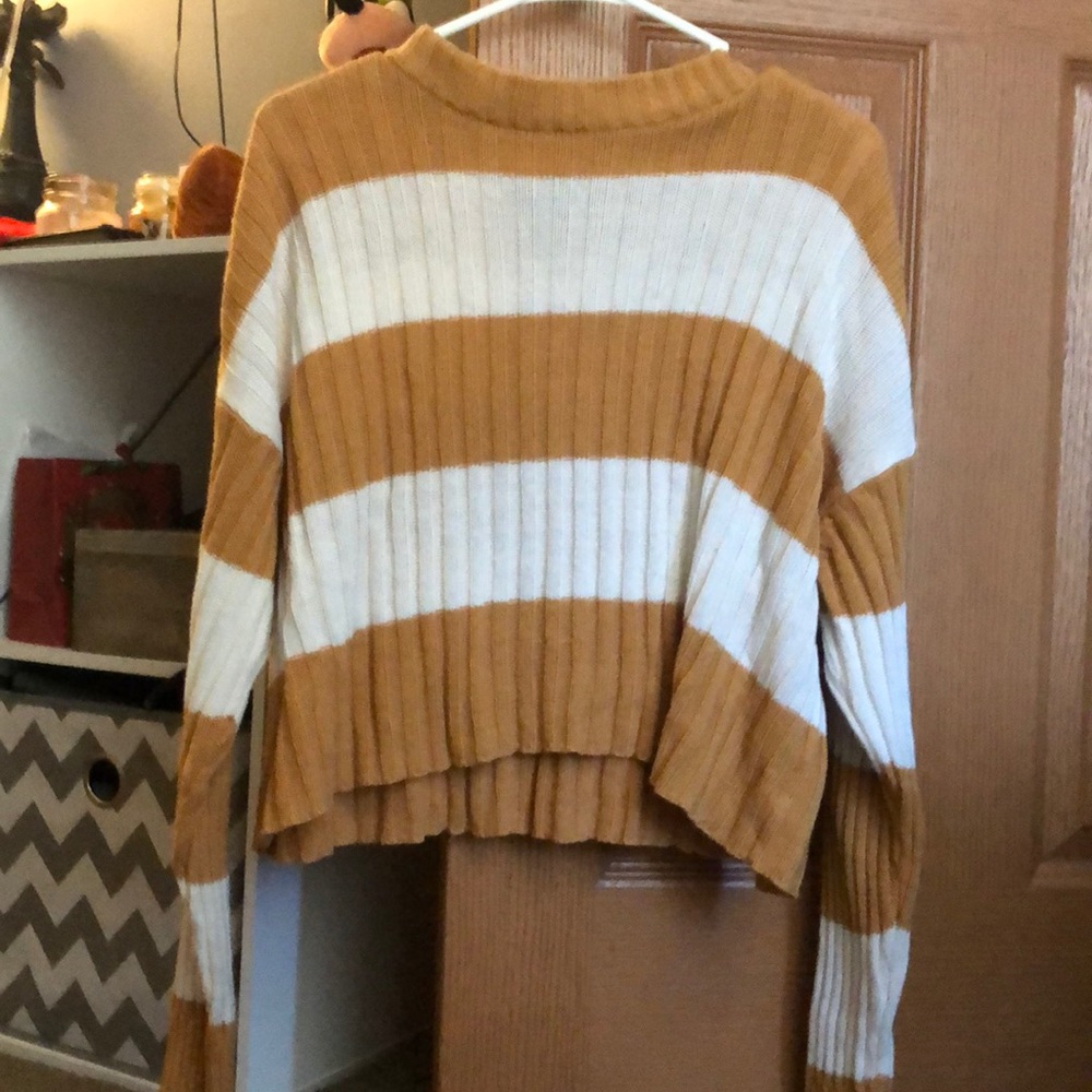 Cropped sweater